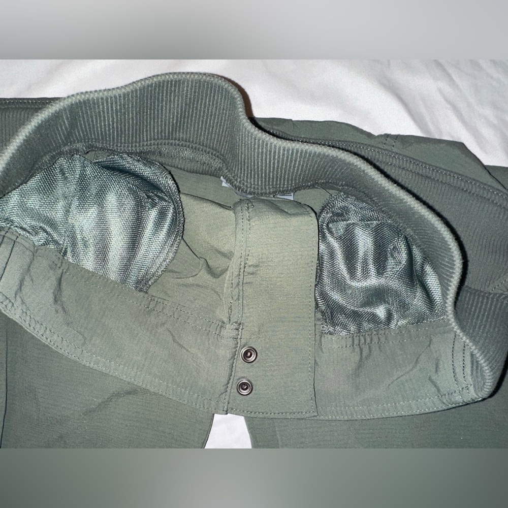 Athleta Athletic Pants Women's Size 8 Tall - Olive Green - Casual Workout Travel - Picture 7 of 10